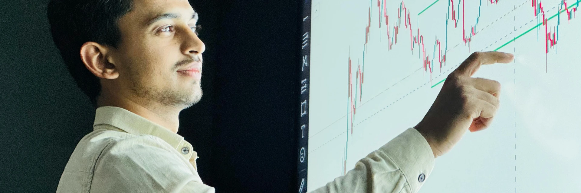 Investing in Italy (1920 x 640 px)