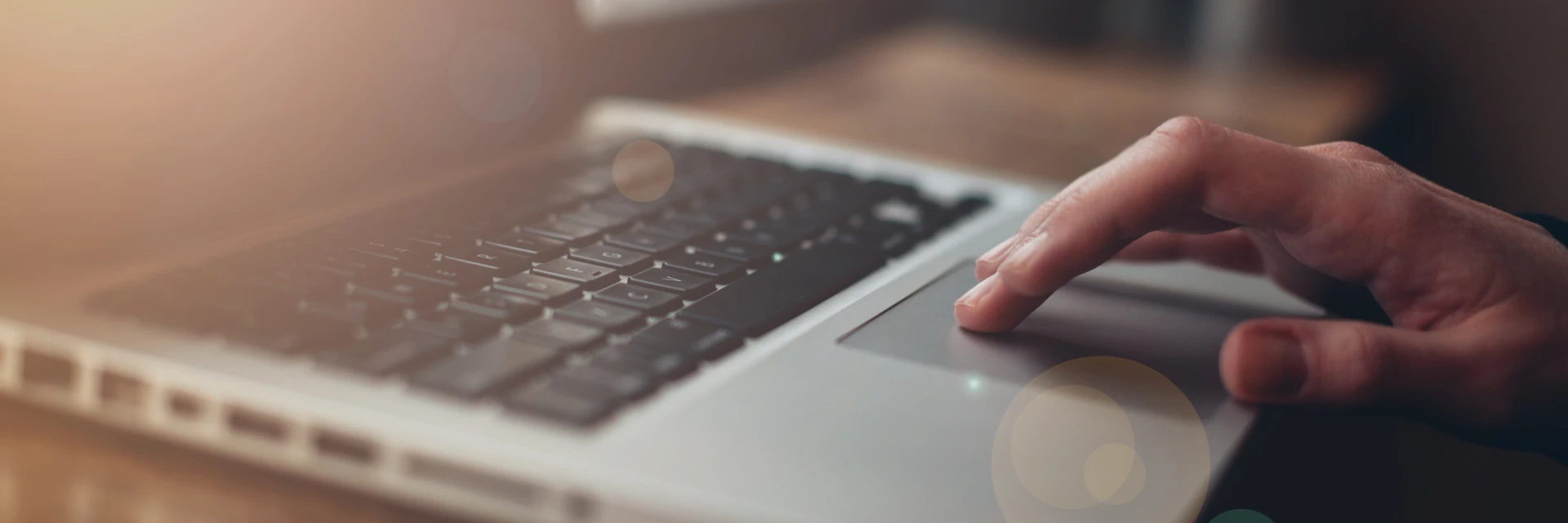 Online check residence permit (1920 x 640 px)