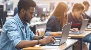 Studente internazionale impegnato in un percorso di tirocinio e formazione in Italia