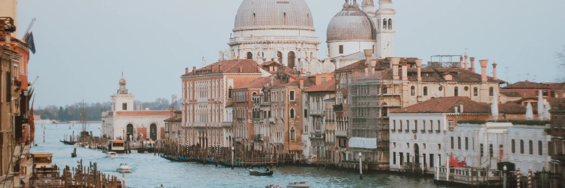 Citizenship Court of Venice (1920 x 640 px)