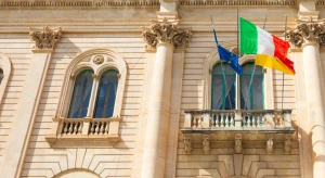 Edificio del Comune italiano dove si svolgono le pratiche amministrative per la cittadinanza