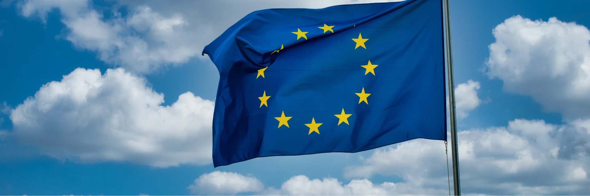Advantages Of An Eu Blue Card For Italy 1920 X 640 Px